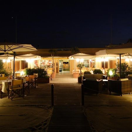 Hotel Globus Cesenatico Esterno foto