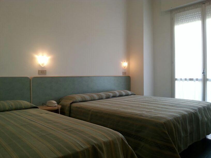 Hotel Globus Cesenatico Esterno foto